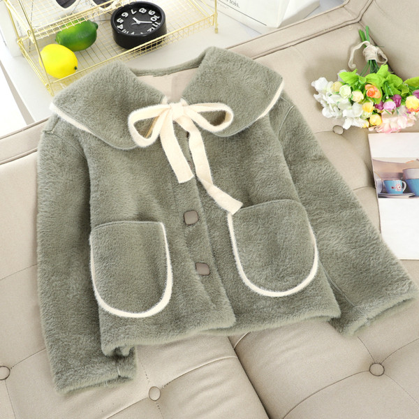 Късо дамско палто палто с панделка и копчета в няколко цвята