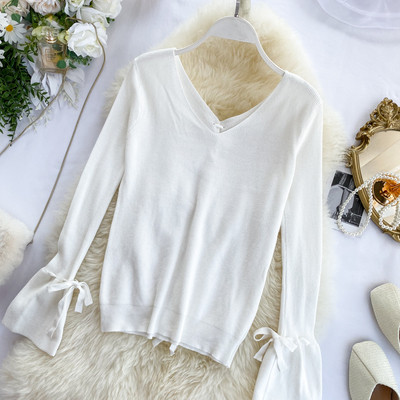 Μοντέρνο γυναικείο πουλόβερ με λαιμόκοψη σε διάφορα χρώματα