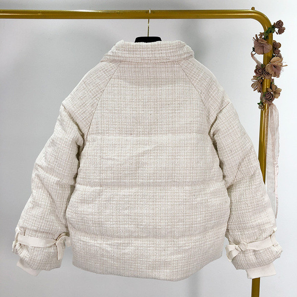 Geaca scurta de iarna cu buzunare de culoare deschisa