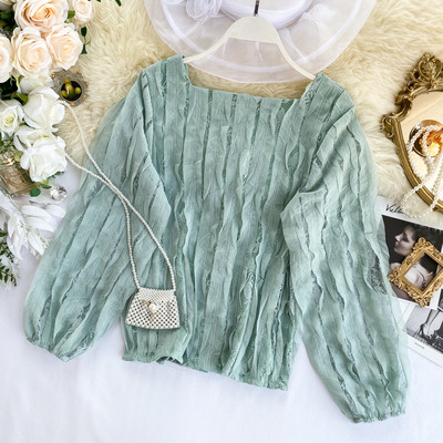 Cămașă modernă de damă cu dantelă și decolteu pătrat