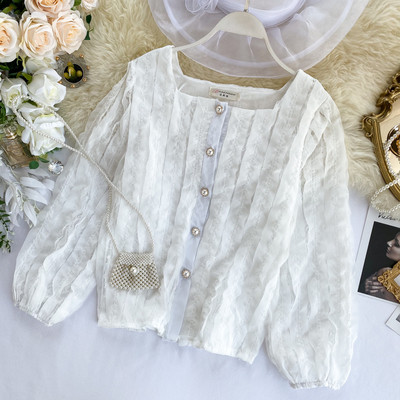 Cămașă modernă de damă cu dantelă și decolteu pătrat