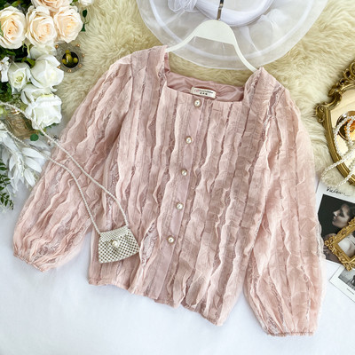 Cămașă modernă de damă cu dantelă și decolteu pătrat