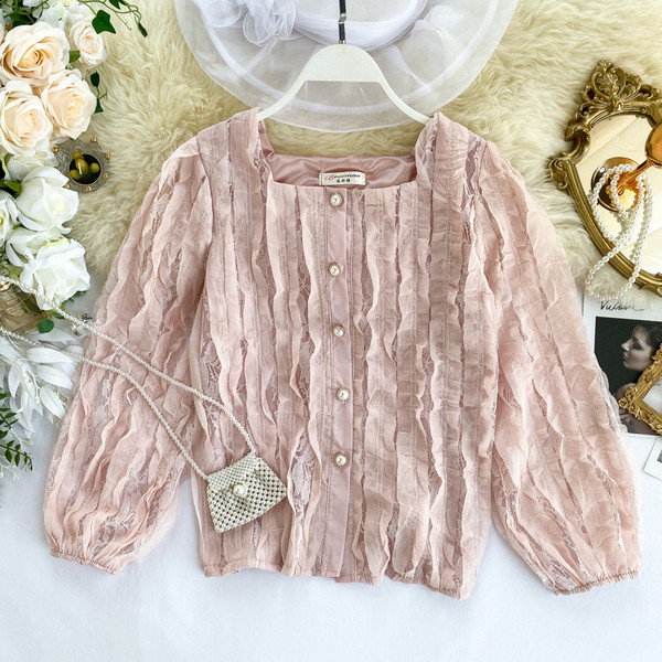 Cămașă modernă de damă cu dantelă și decolteu pătrat