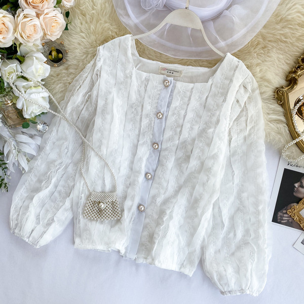 Cămașă modernă de damă cu dantelă și decolteu pătrat