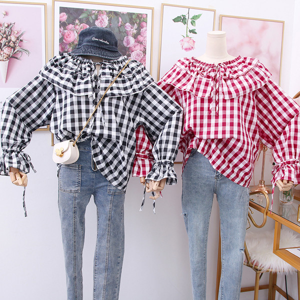 Camasa in carouri de dama model nou cu decolteu O in negru si rosu