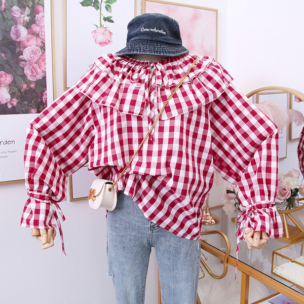 Camasa in carouri de dama model nou cu decolteu O in negru si rosu