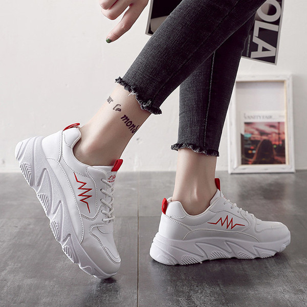 Καθημερινά γυναικεία αθλητικά παπούτσια με πολύχρωμα κεντήματα σε διάφορα χρώματα