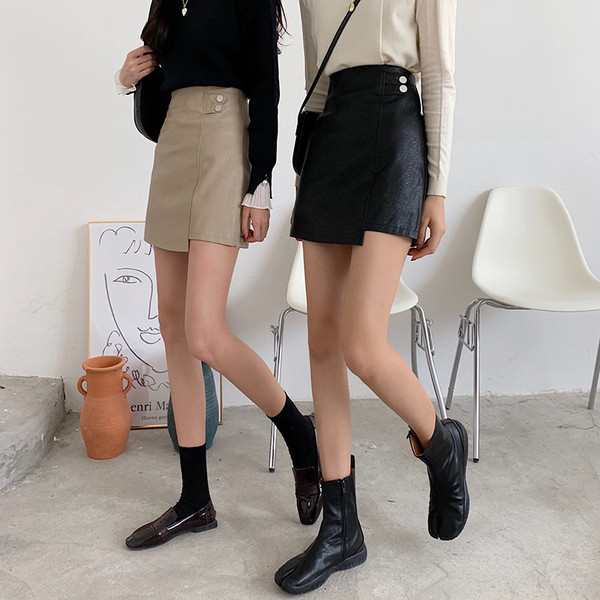 Fusta scurta asimetrica cu talie inalta din imitatie de piele in trei culori