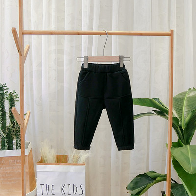 Μοντέρνο παιδικό αθλητικό παντελόνι για αγόρια σε μαύρο, πράσινο και καφέ χρώμα