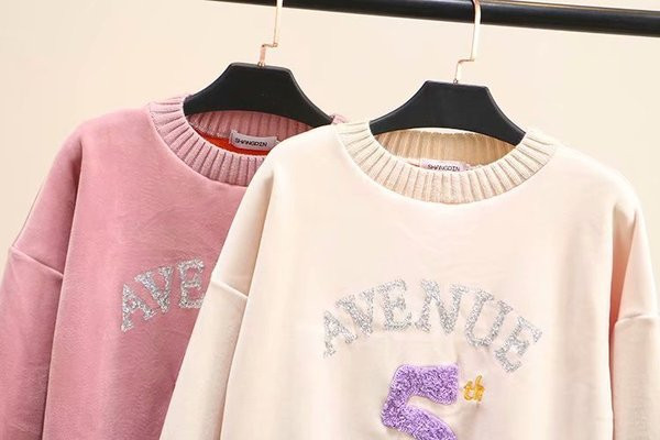 Bluză lungă de damă modernă cu mâneci lungi și decolteu O în două culori