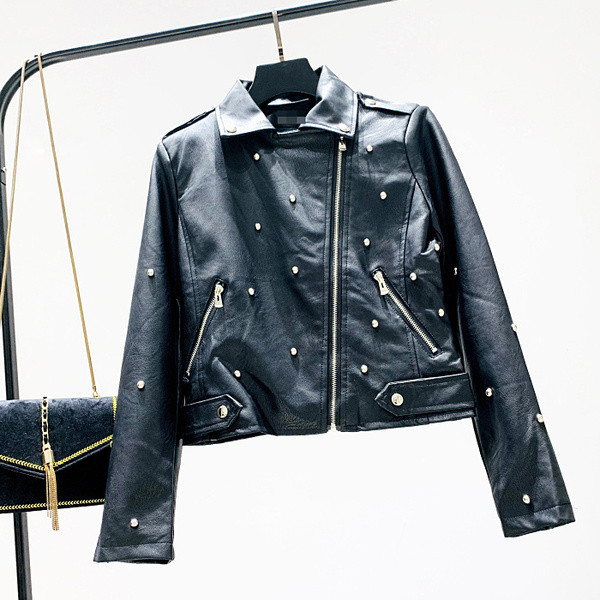 Új modell női bőrkabát fém elemekkel négy színben