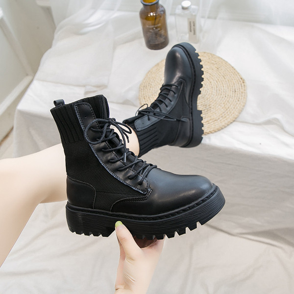 Cizme casual de dama cu talpa inalta si sireturi de culoare neagra