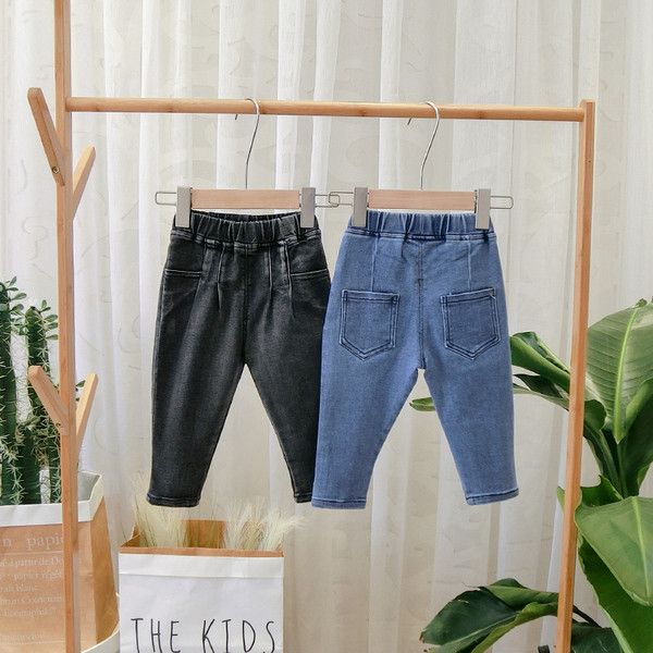 Model nou de blugi copii pentru baieti cu buzunare in negru si albastru