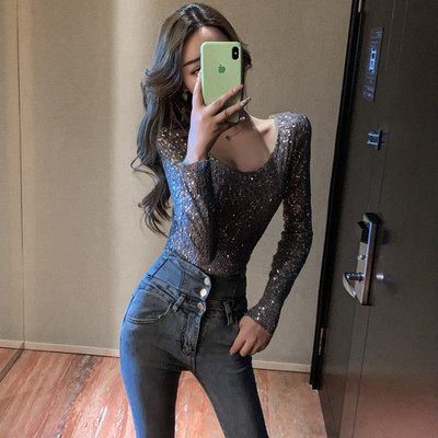 Γυναικεία μπλούζα με πούλιες σε μαύρο και ασημί χρώμα