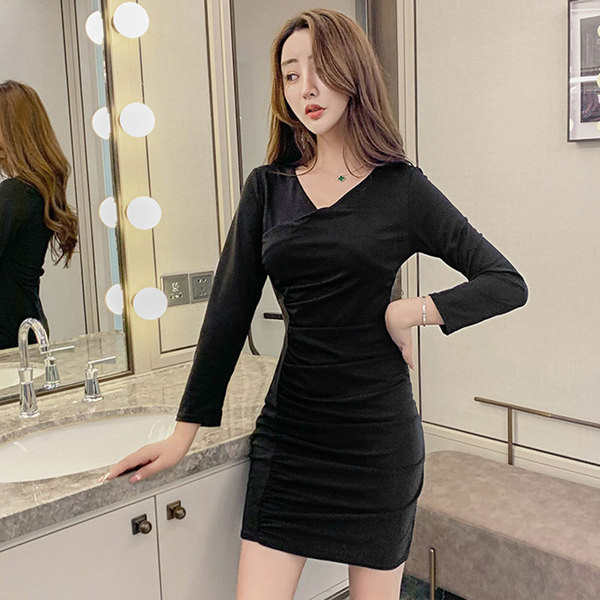 Κομψό μακρυμάνικο γυναικείο φόρεμα με V-neck σε μαύρο και κόκκινο χρώμα