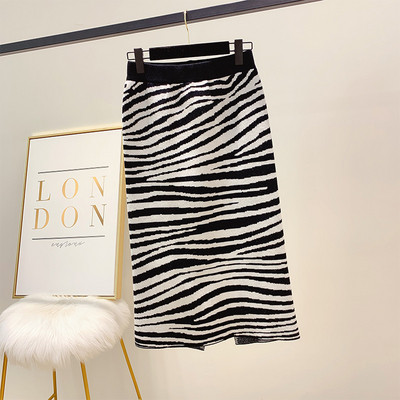 Modern női szoknya magas derékkal, állatmintával két színben