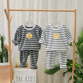 Set pentru copii model in dungi din doua parti in gri si alb