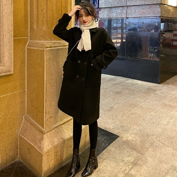 Γυναικείο κομψό μακρύ παλτό σε μαύρο χρώμα - ευρύ μοντέλο