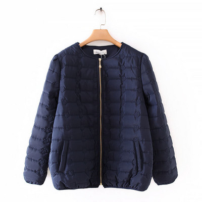 Geaca de iarna scurta de dama moderna cu buzunare si fermoar in patru culori