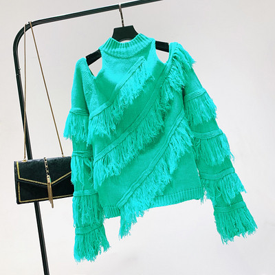 Μοντέρνο γυναικείο πουλόβερ με γυμνά ώμους και κρόσσια σε διάφορα χρώματα