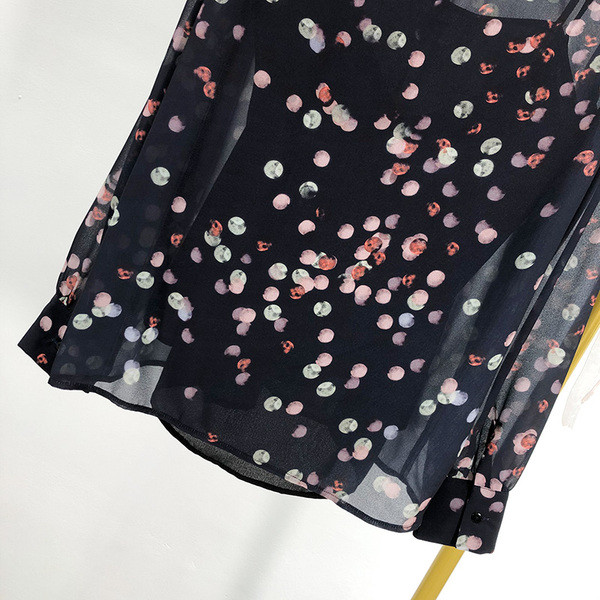 Bluză de damă din șifon cu model negru și cu model