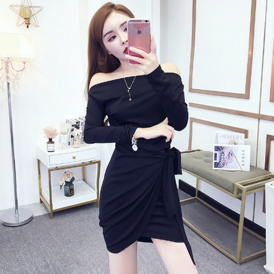 Modern női ruha aszimmetrikus modell csupasz váll fekete és rózsaszín színben