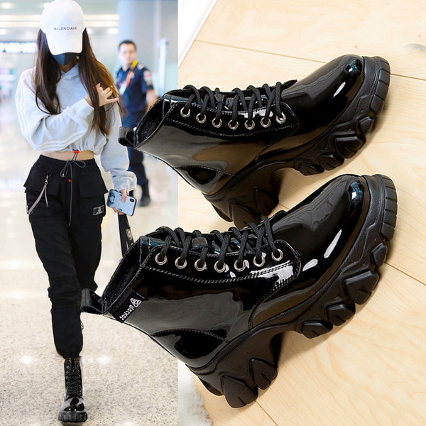 Cizme de dama stilate cu sireturi si talpa inalta aspra