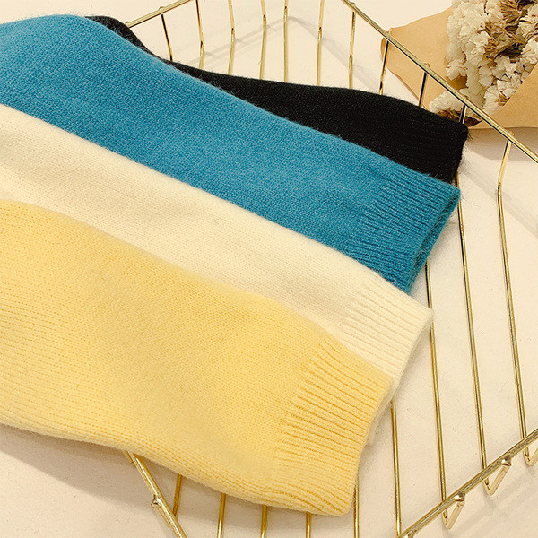 Γυναικείο πουλόβερ με στρογγυλη λαιμόκοψη σε τέσσερα χρώματα