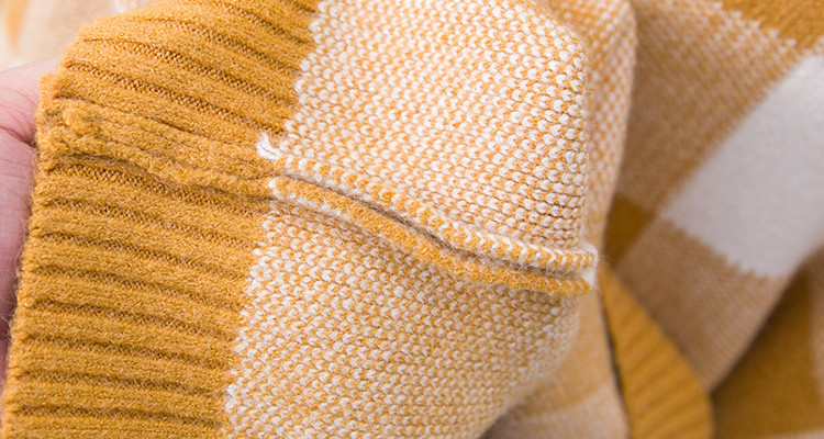 Pulover in carouri pentru copii model nou pentru baieti cu decolteu O in albastru si galben