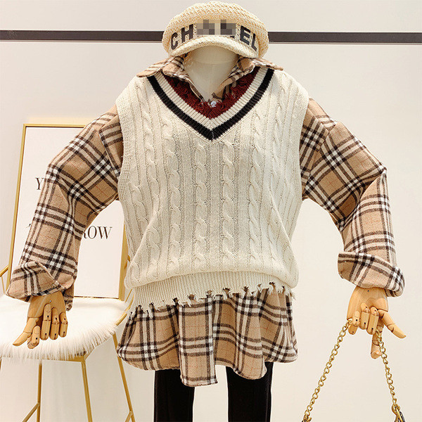 Γυναικείο πλεκτό γιλέκο με V-λαιμόκοψη σε διάφορα χρώματα