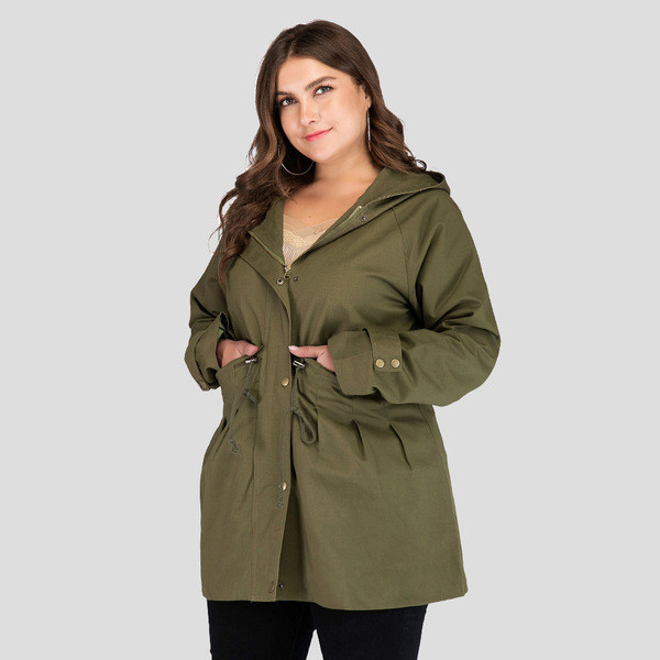 Modern női hosszú téli kabát kapucnival és zöld cipzárral