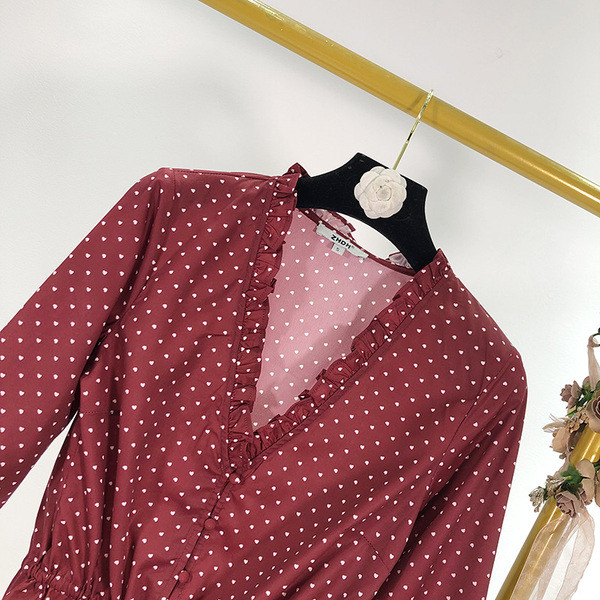 Női alkalmi sifon blúz spitz nyakkivágással és derékkötővel