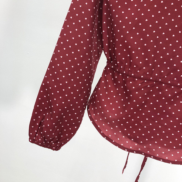 Női alkalmi sifon blúz spitz nyakkivágással és derékkötővel