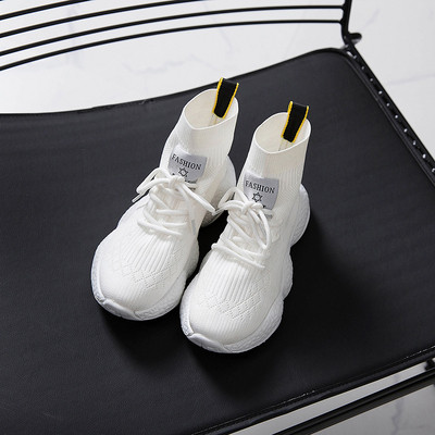 Κομψά γυναικεία αθλητικά πάνινα παπούτσια με δεσμούς σε μαύρο και άσπρο χρώμα