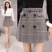 Fusta de dama moderna in carouri cu centura si nasturi