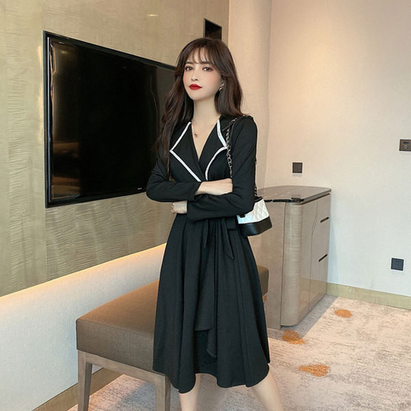 Rochie de dama model nou cu decolteu si cravate in negru