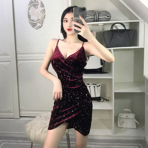 Rochie moderna de dama cu bretele subtiri si decolteu spitz in doua culori