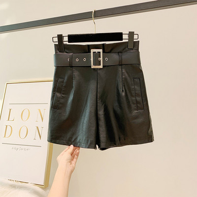 Σύντομα γυναικεία έκο δερμάτινα παντελόνια σε μαύρο και καφέ χρώμα