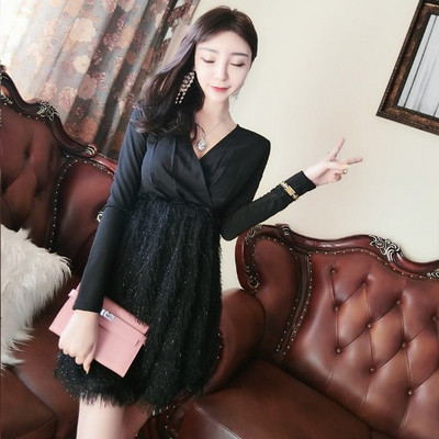 Rochie elegantă de damă, cu decolteu spitz și mâneci lungi, de culoare neagră