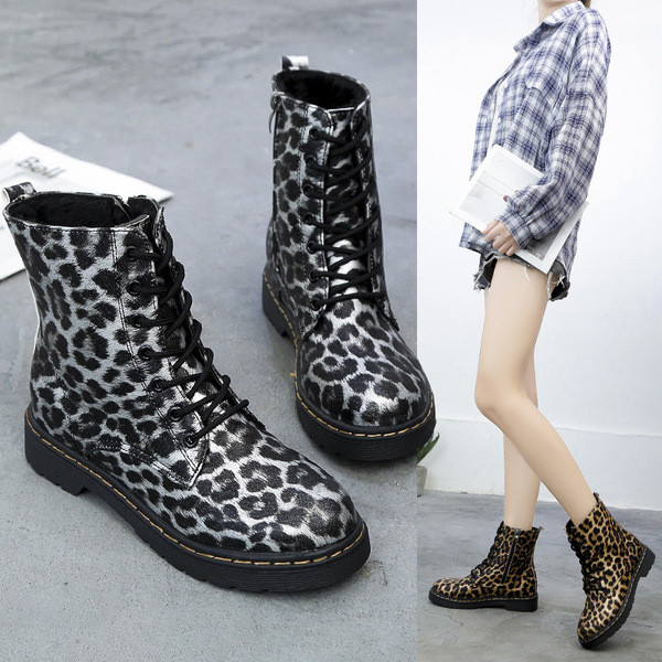 HIT Cizme moderne de dama cu talpa plate si imprimeu animal