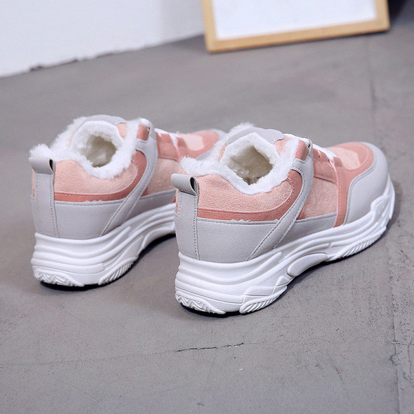 Női tornacipő puha béléssel, két színben