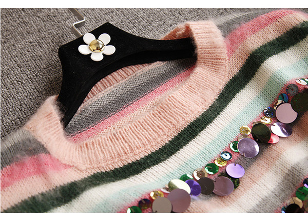 Új modell csíkos női pulóver O-nyakkal és flitterekkel