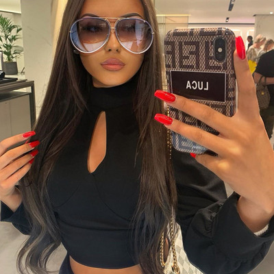 Κομψή γυναικεία κοντή μπλούζα με ψηλό γιακά σε λευκό και μαύρο χρώμα