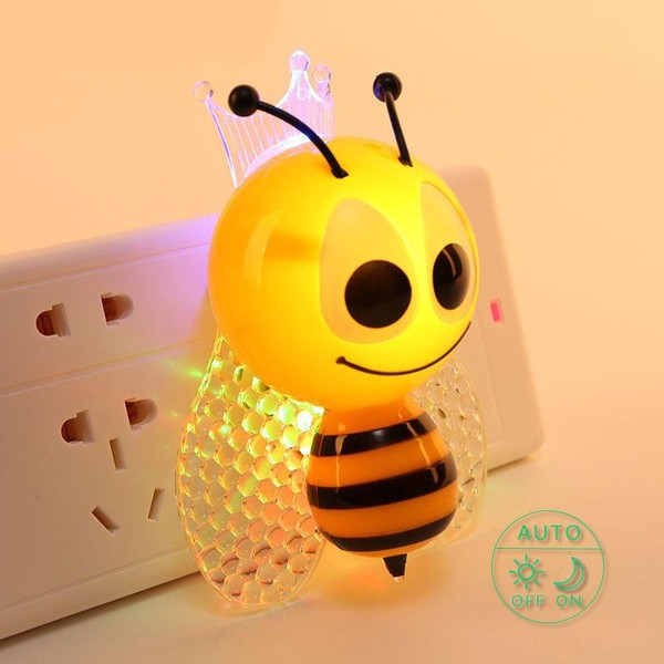 Night lamp in the shape of a bee
