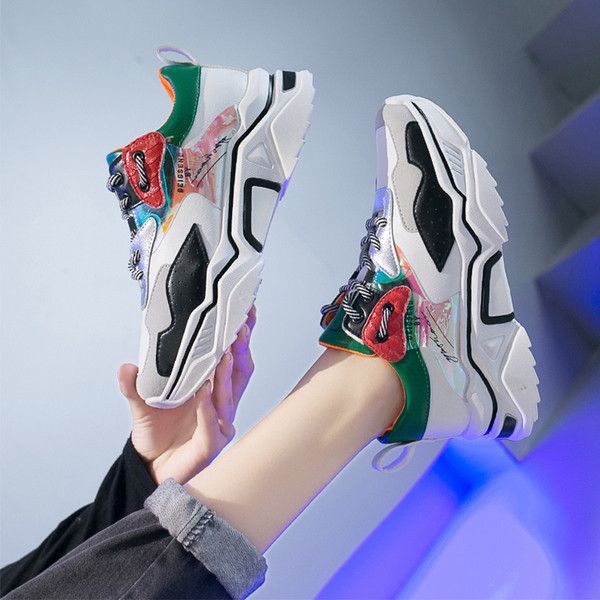 Adidasi moderni de dama colorati cu talpa inalta si aspra