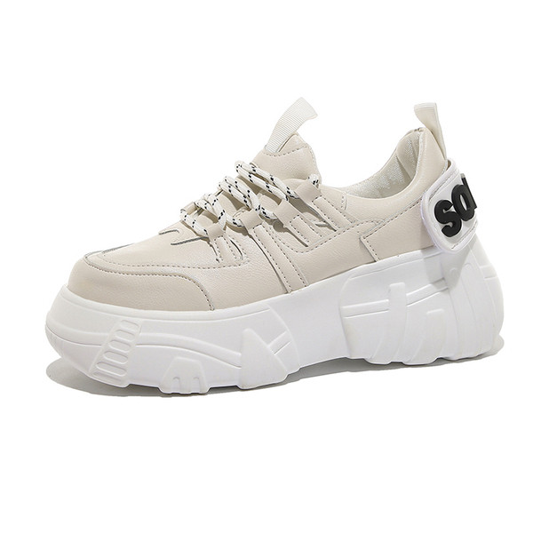 ΝΕΟ μοντέλο μοντέρνα γυναικεία αθλητικά παπούτσια με ψηλό τακούνι σε μαύρο, ασημί και μπεζ χρώμα