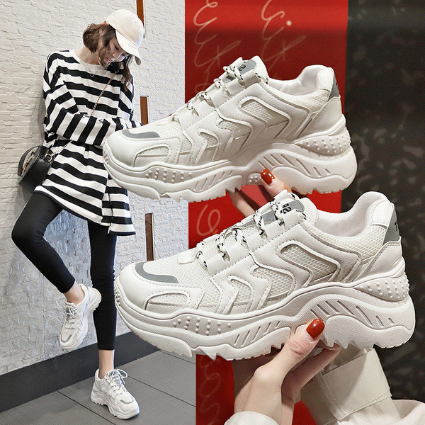 Modern női tornacipő magas és durva talppal, két színben