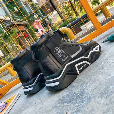 Актуални дамски кецове с връзки и висока подметка в черен и сребрист цвят  