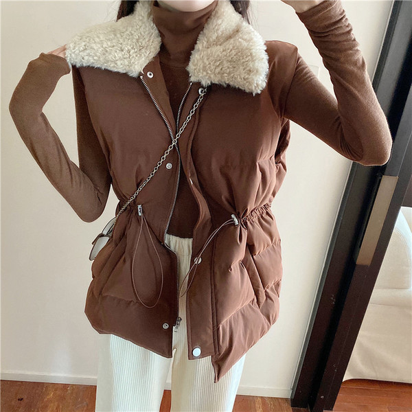 Γυναικείο γιλέκο με μαλακή επένδυση σε καφέ χρώμα