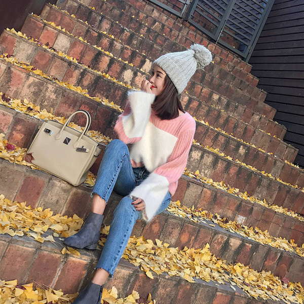 Casual γυναικείο πουλόβερ με O-λαιμόκοψη σε λευκό και ροζ χρώμα